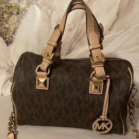 Michael Kors Handbags - Michael Kors Grayson Bag